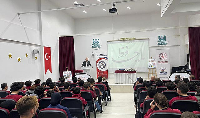 Müdür Dereci gençlerle buluştu