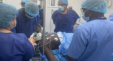 OMÜ’den bir ilk! Batı Afrika’da böbrek nakli gerçekleştirildi