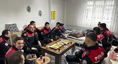 Yunus polislerinden minik hayrana ziyaret