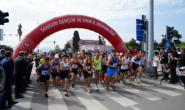 Samsun'da 19 Mayıs Yarı Maratonu başladı