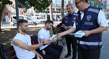 Samsun'da polisler, vatandaşları broşürle uyardı! 