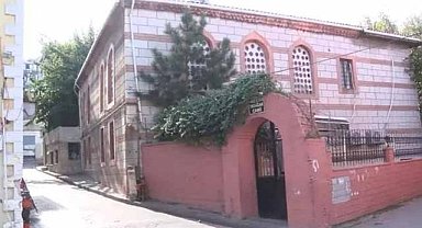 Tabuttan sesler geldi. Öldü sanılan kişi hastaneye götürüldü