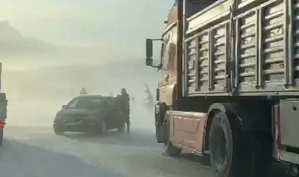 Çorum Samsun yolunda buzlama zincirleme kaza getirdi! 10 yaralı