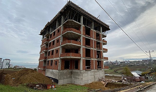 Samsun'da feci kaza! 15 yaşındaki çocuğun kafasına kalas düştü