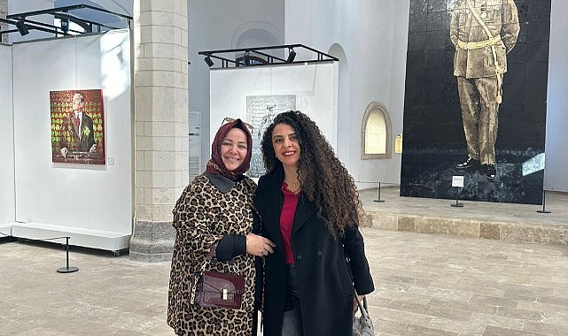 Demet Akman ve kursiyerlerinden Bıçakcı’ya destek