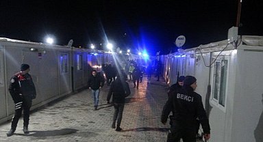 Polis memuruna bıçaklı saldırı