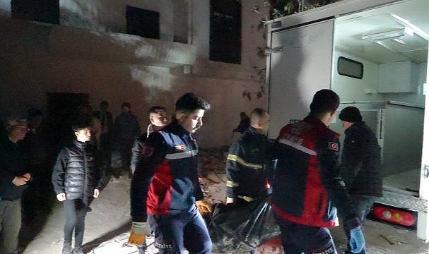 83 yaşındaki Sultan Ülkü asansör boşluğuna düşerek öldü