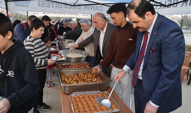 İbrahim Sandıkçı öğrencilerin iftar heyecanına ortak oldu