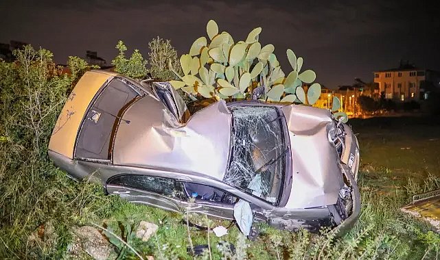 Polis memuru metrelerce sürüklenip ağaca çarpan araçta hayatını kaybetti!