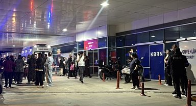 5 yaşındaki çocuk süs havuzuna düştü! Çocuğu kurtarmak isteyenler ve çocuk elektrik akımına kapıldı