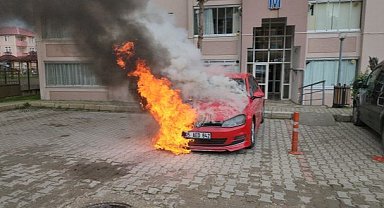 Amasya'da otomobil alev alev yandı!