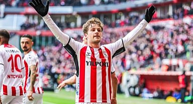 Galatasaray'a son frikik golünü Samsunspor attı