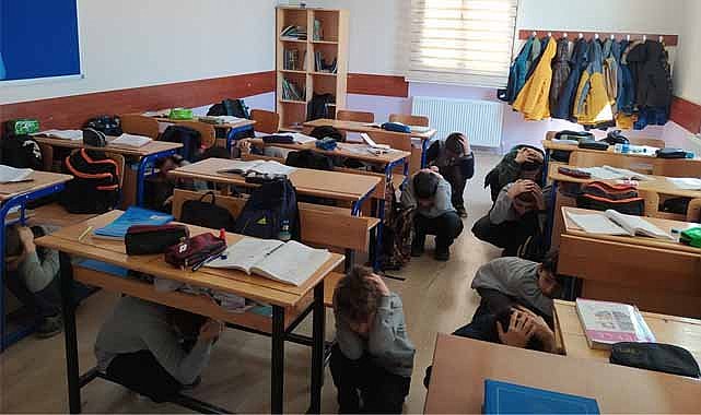 Kocaeli'de deprem nedeniyle okullar tatil edildi