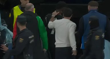 Real Madrid-Arsenal maçının devre arasında olay