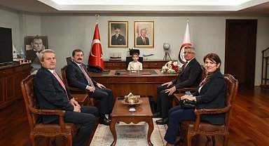 Samsun Valisi Orhan Tavlı, makamını ilkokul öğrencisine devretti