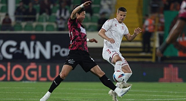 Lubomir Satka Süper Lig'de yerde ikili mücadele kazanma yüzdesi en yüksek oyuncular arasında