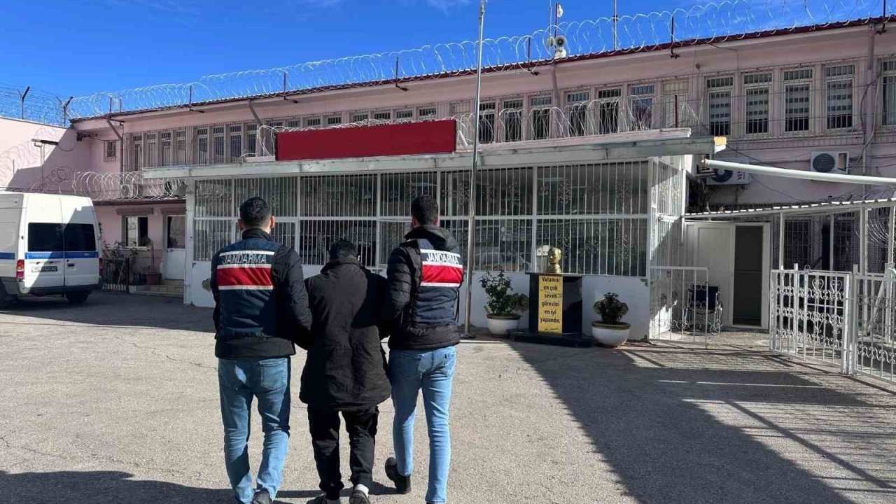 Kırmızı bültenle aranan DEAŞ üyesi yakalandı
