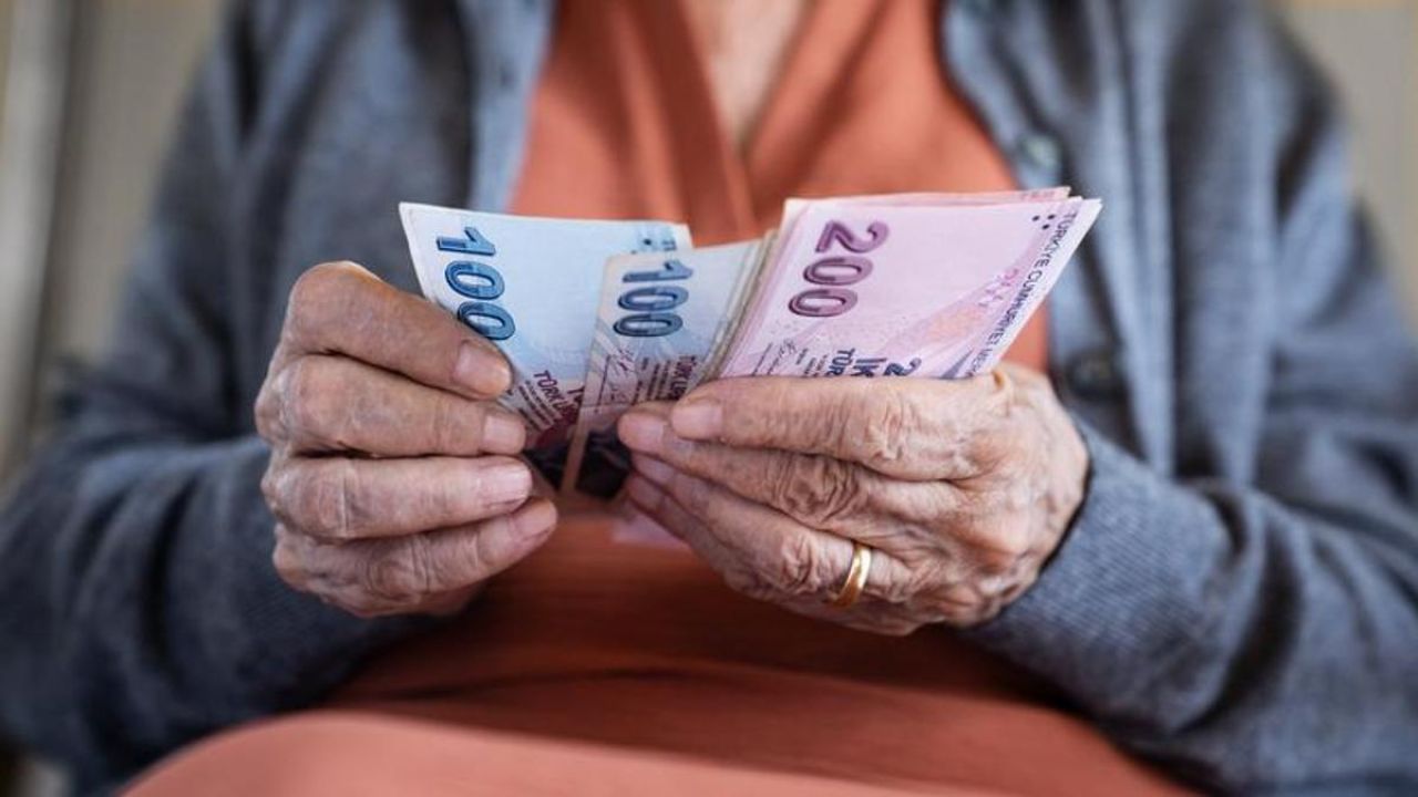 Bayram ikramiyesi ödemeleri başladı: Kim ne zaman ikramiyesini alacak?