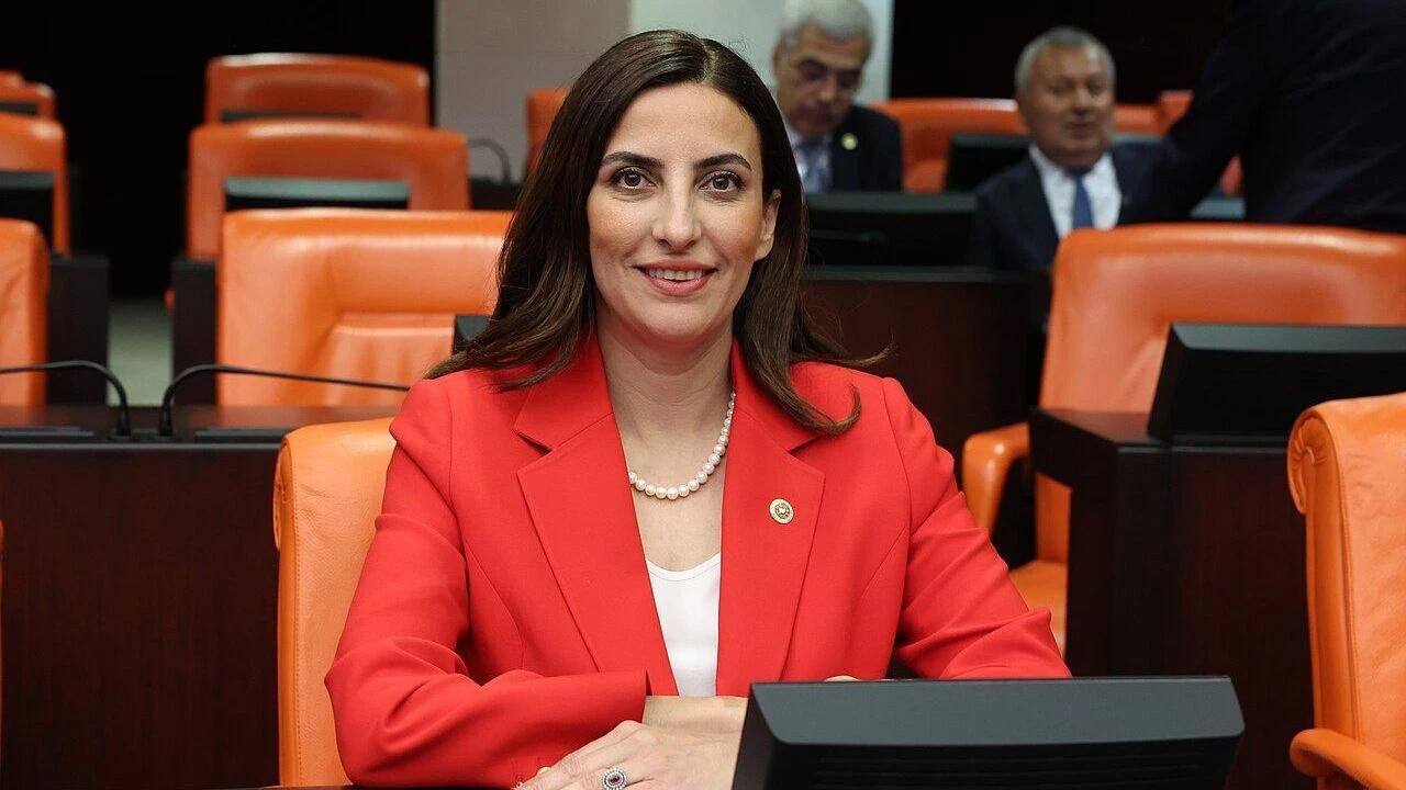 Evrim Rızvanoğlu kimdir?