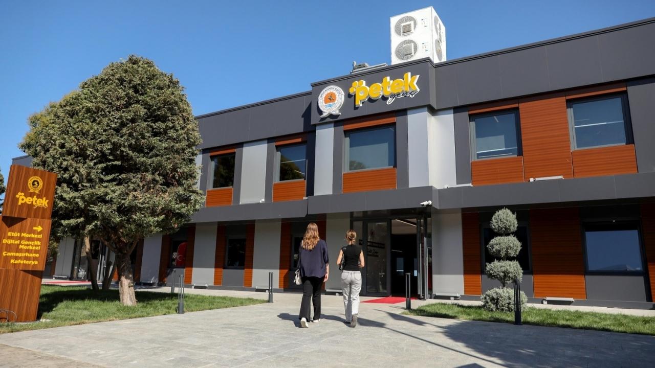 Gençlerin buluşma noktası Petek Genç 123 bin 670 öğrenciye hizmet verdi
