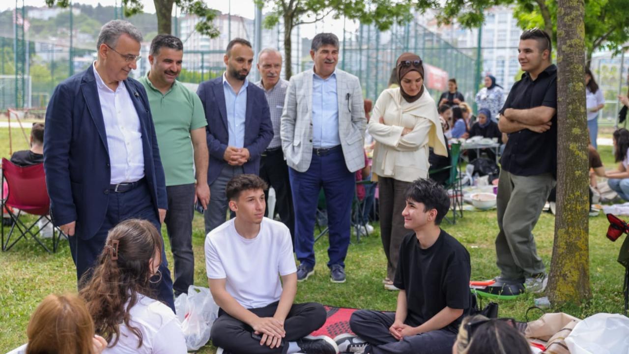 İLKEM’den YKS öğrencilerine moral pikniği