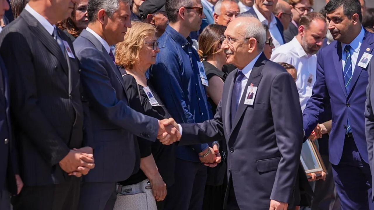 Kemal Kılıçdaroğlu ve Özgür Özel karşı karşıya geldi