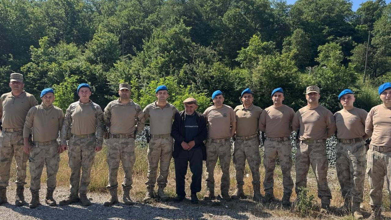 Samsun'da 5 gün önce kaybolan yaşlı adam raylarda yürürken bulundu