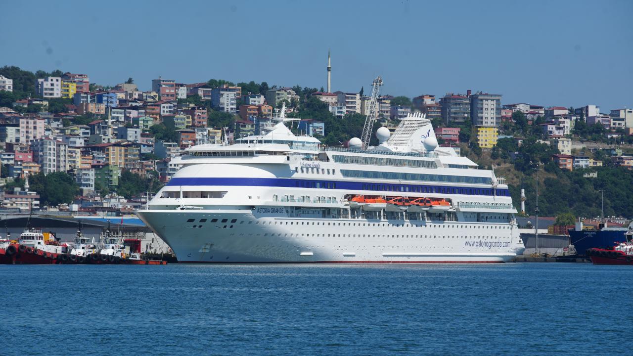 Astoria Grande yeniden Samsun'da! Rus turistlerden Karadeniz çıkarması