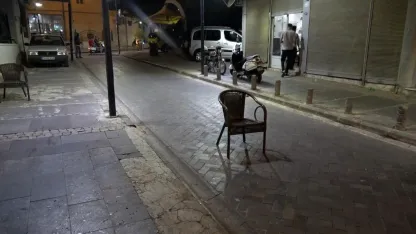Boşanma aşamasındaki eşini silahla ağır yaraladı