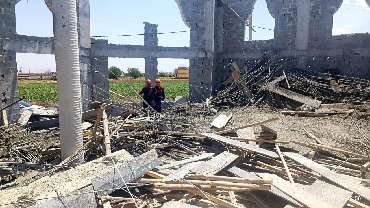 Cami inşaatı çöktü! 3 işçi yaralandı
