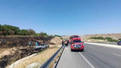 Devrilen otomobil yandı! Baba yaralandı, oğlu öldü