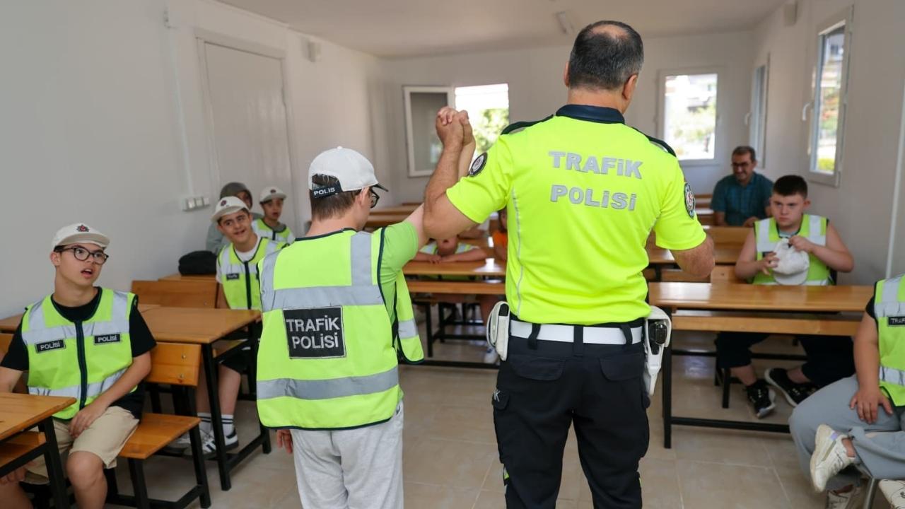 Down sendromlu çocuklara uygulamalı trafik eğitimi