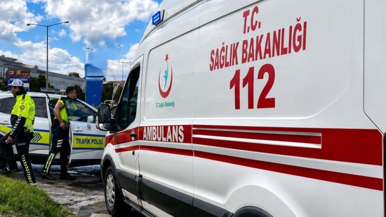 Erzincan'da minibüs devrildi! 15 kişi yaralandı