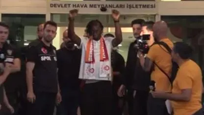 Galatasaray'ın yeni transferi Lesley Ugochukwu, İstanbul'da