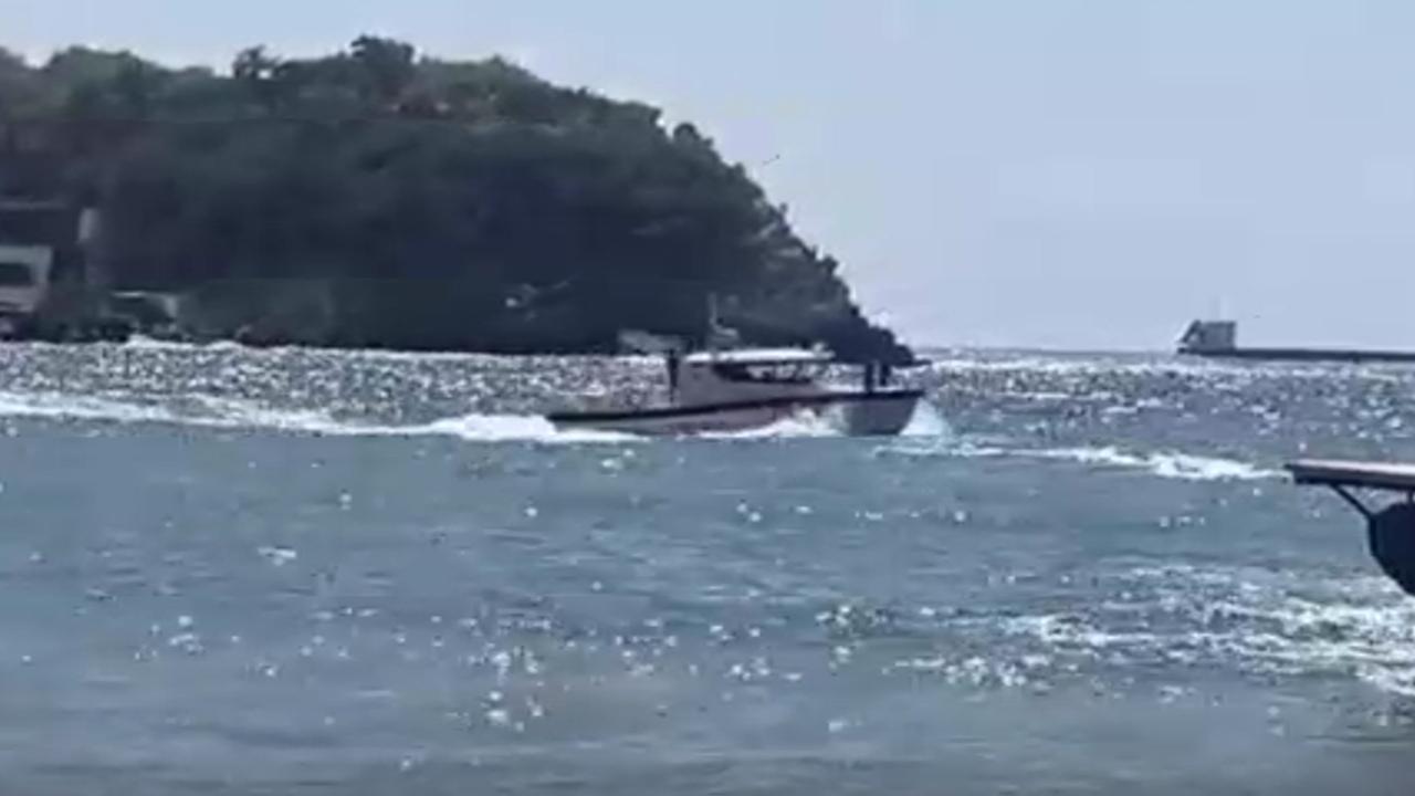 Hey Gidi Karadeniz paylaşımının ardından denize girdi, dalgalar arasında kayboldu