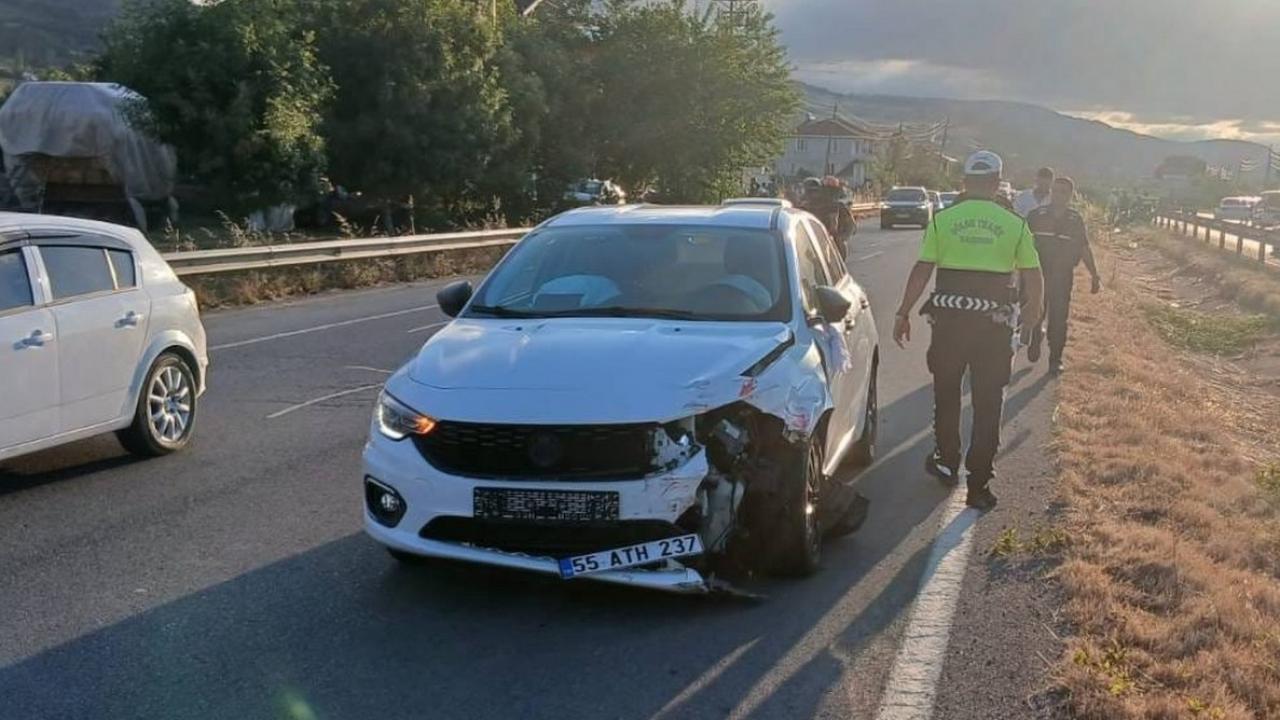 Samsun'da elektrikli bisiklet otomobille çarpıştı! 3 kişi yaralandı