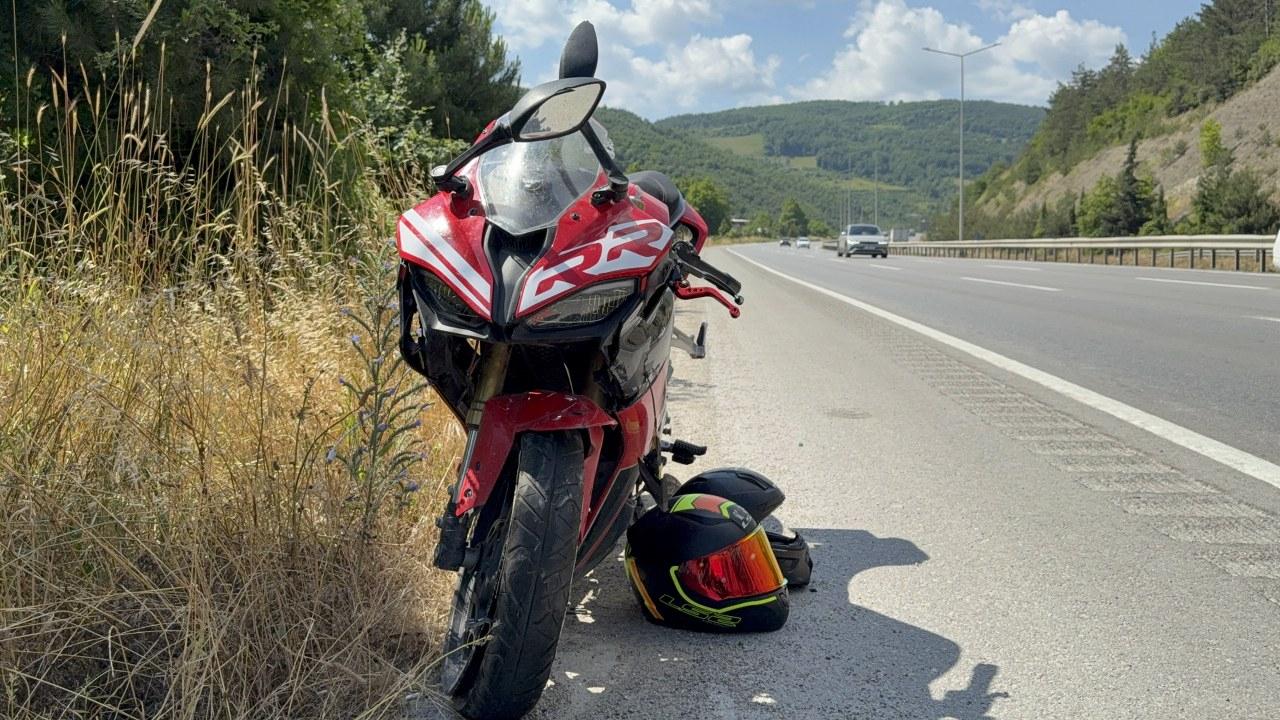 Samsun'da motosiklet tıra çarptı! 2 yaralı