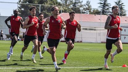Samsunspor antrenmanında dikkat çeken anlar: Yeni sezon hazırlıklarına devam ediliyor