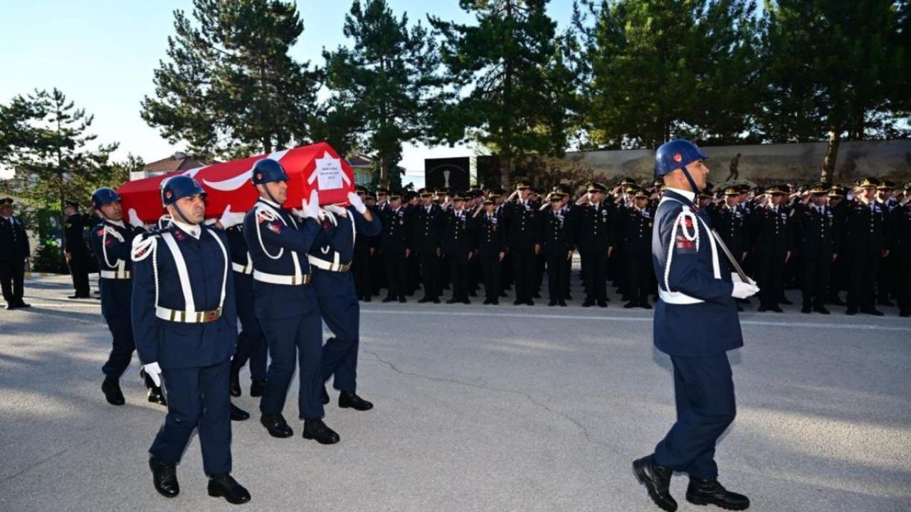 Şehit Uzman Çavuş Mehmet Demirbaş için Eskişehir'de tören düzenlendi