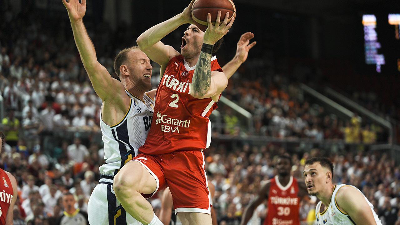 Türkiye basketbol maçı! 12 Dev Adam 5'te 5 yaptı