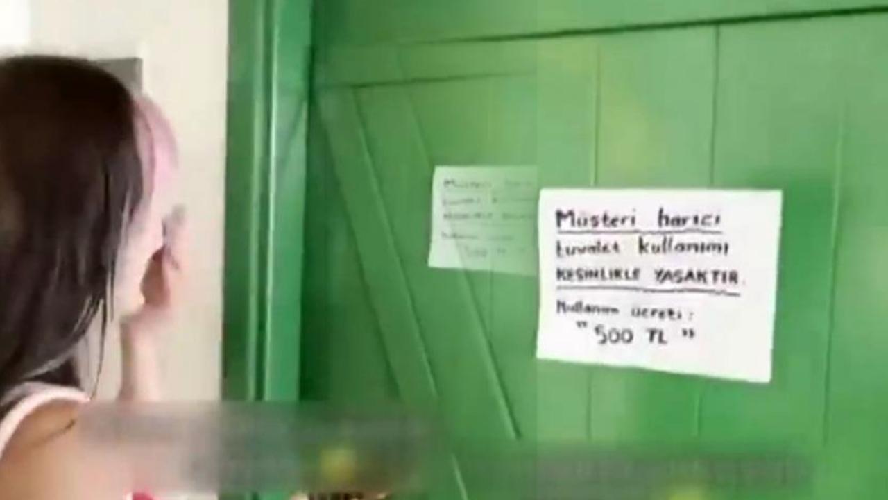 Tuvalet kapısına yazılan yazı şoke etti!