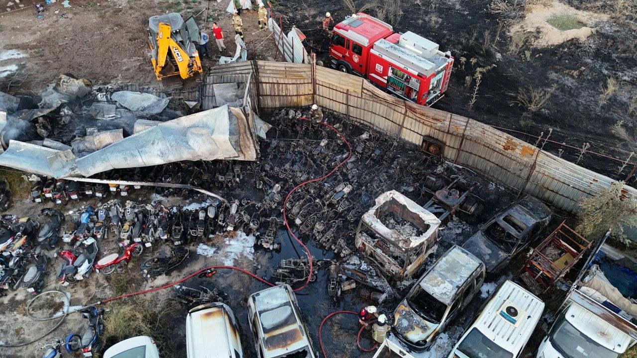 Yediemin otoparkında yangın! 50 motosiklet ve 12 araç yandı