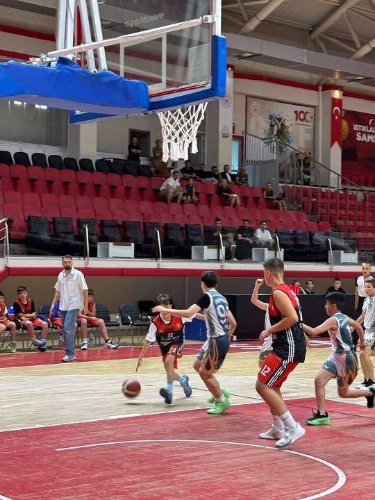 Samsun basketbolda Türkiye'nin zirvesine oynuyor