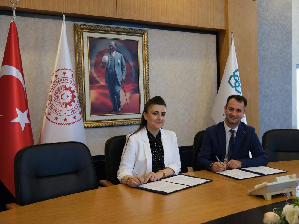 Samsun'da basın mensuplarına yapay zeka destekli medya ve dijital içerik eğitimi verilecek