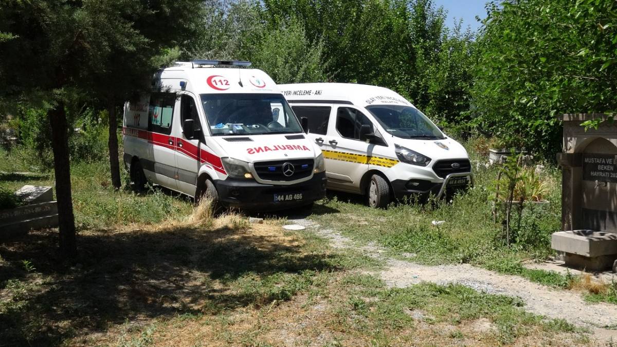 71 yaşındaki şahıs mezarlıkta asılı halde ölü bulundu