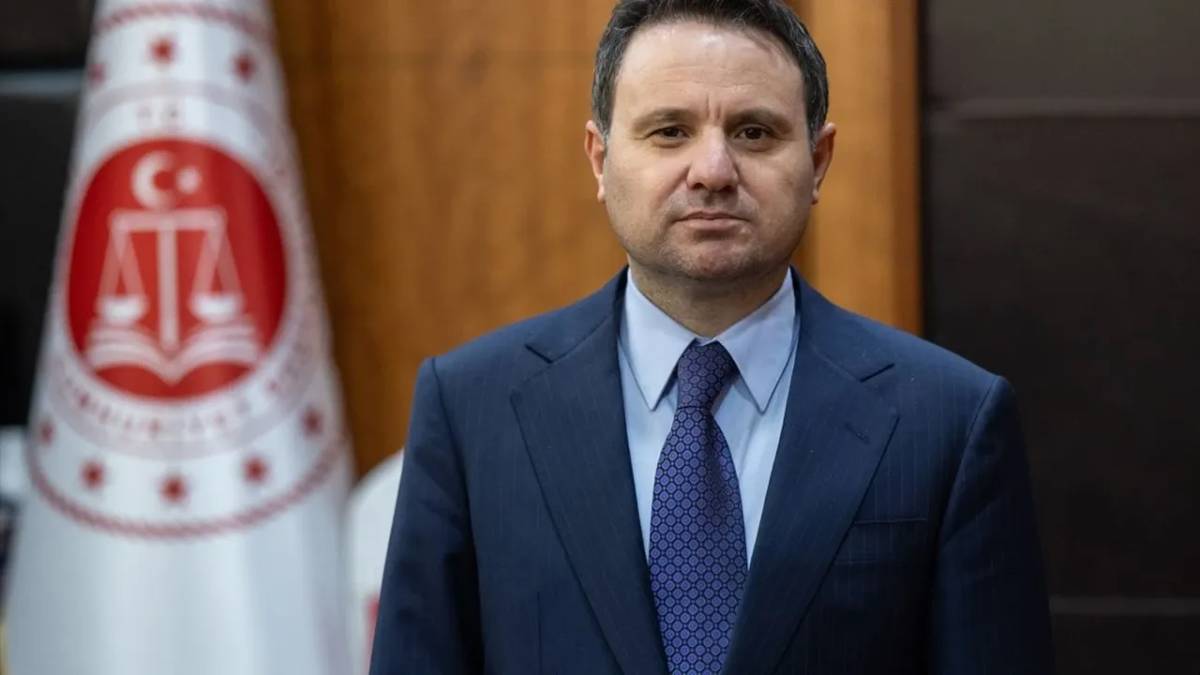 Adalet Bakanı Gürlek, kazandığı tazminatı Türk Kızılaya bağışladı
