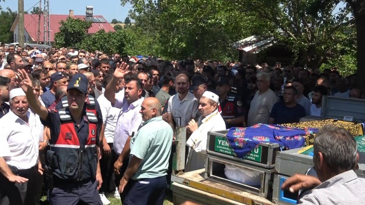 Samsun'da feci kazada hayatını kaybeden karı koca toprağa verildi