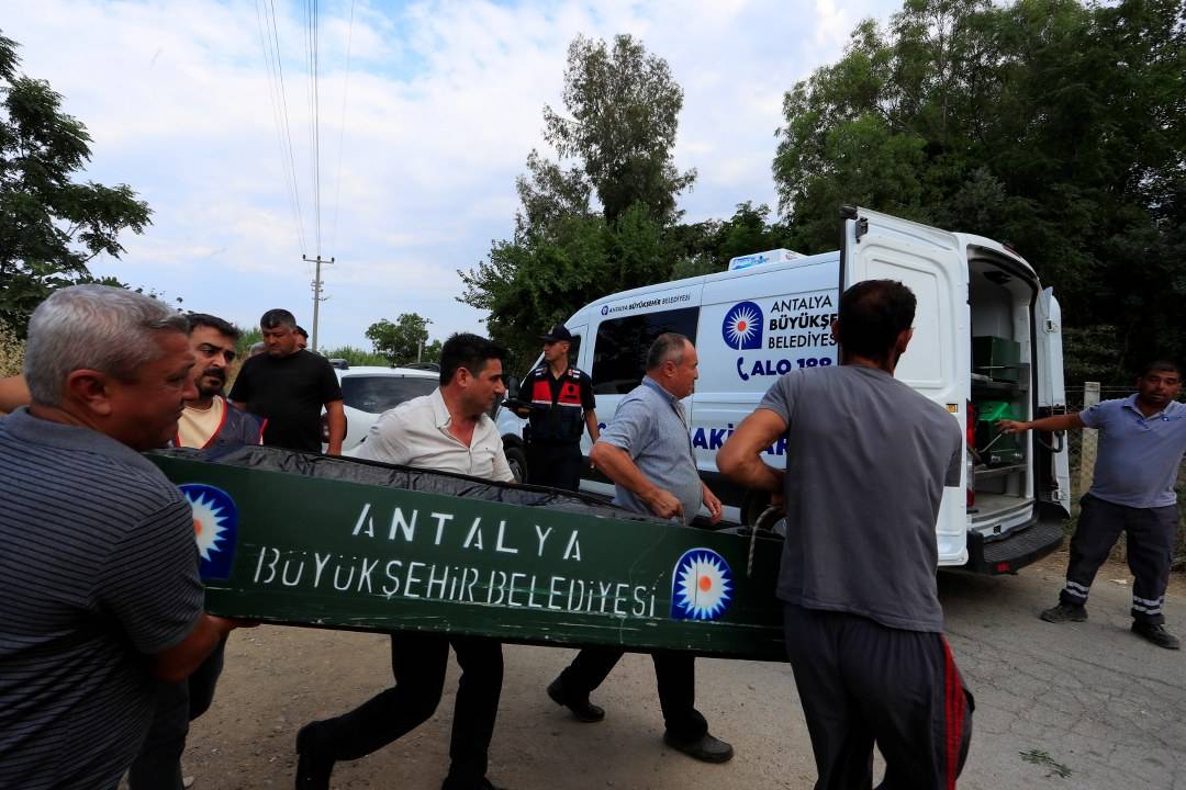 Durkadın Kalkan sulama kanalında ölü bulundu