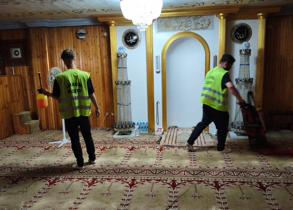 İlkadım’ın ibadethanelerinde hijyen için yoğun mesai