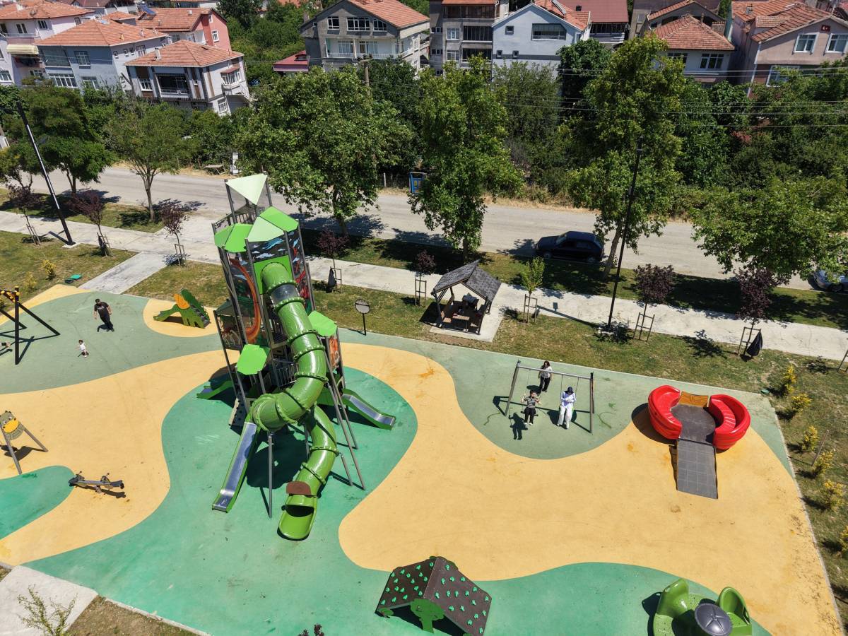Büyükşehir’den ilçelere yeşil yatırım: Yeni parklar vatandaşlarla buluşuyor